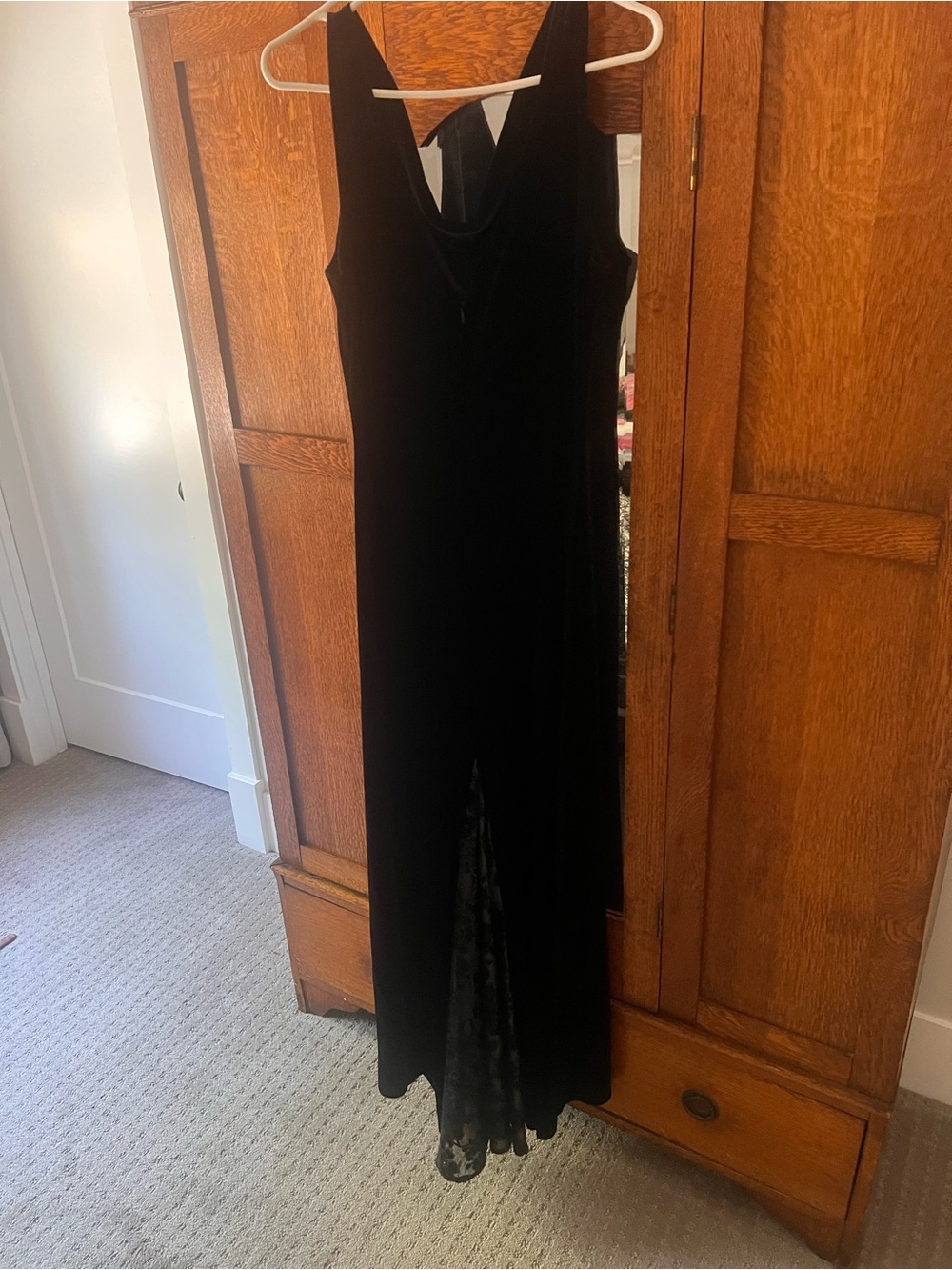 Elegant Black Velvet Maxi Dress with Lace Hem